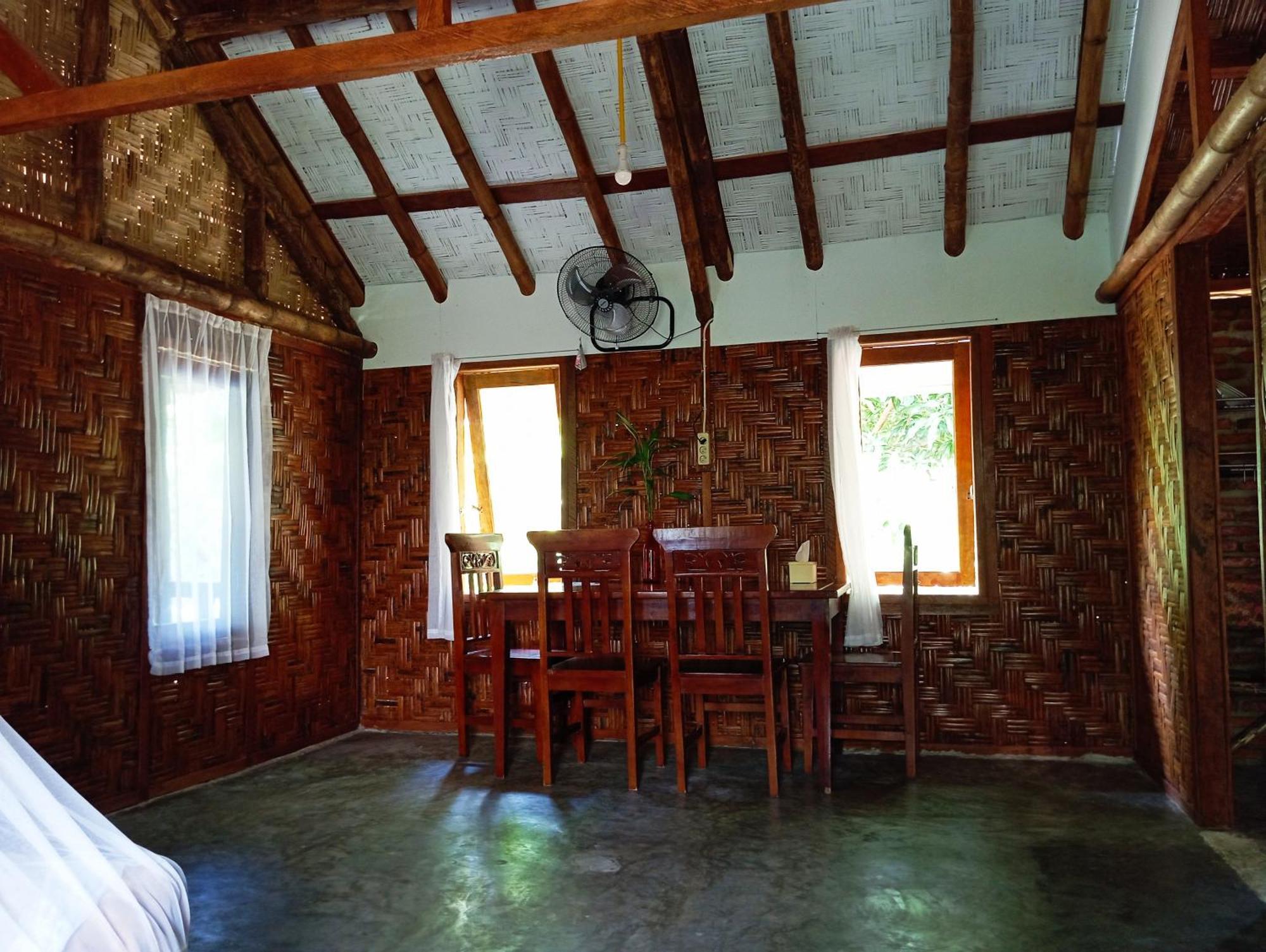 Magpie Homestay & Jungle Trekking Only For Guest Trekking With Us Bukit Lawang Zewnętrze zdjęcie