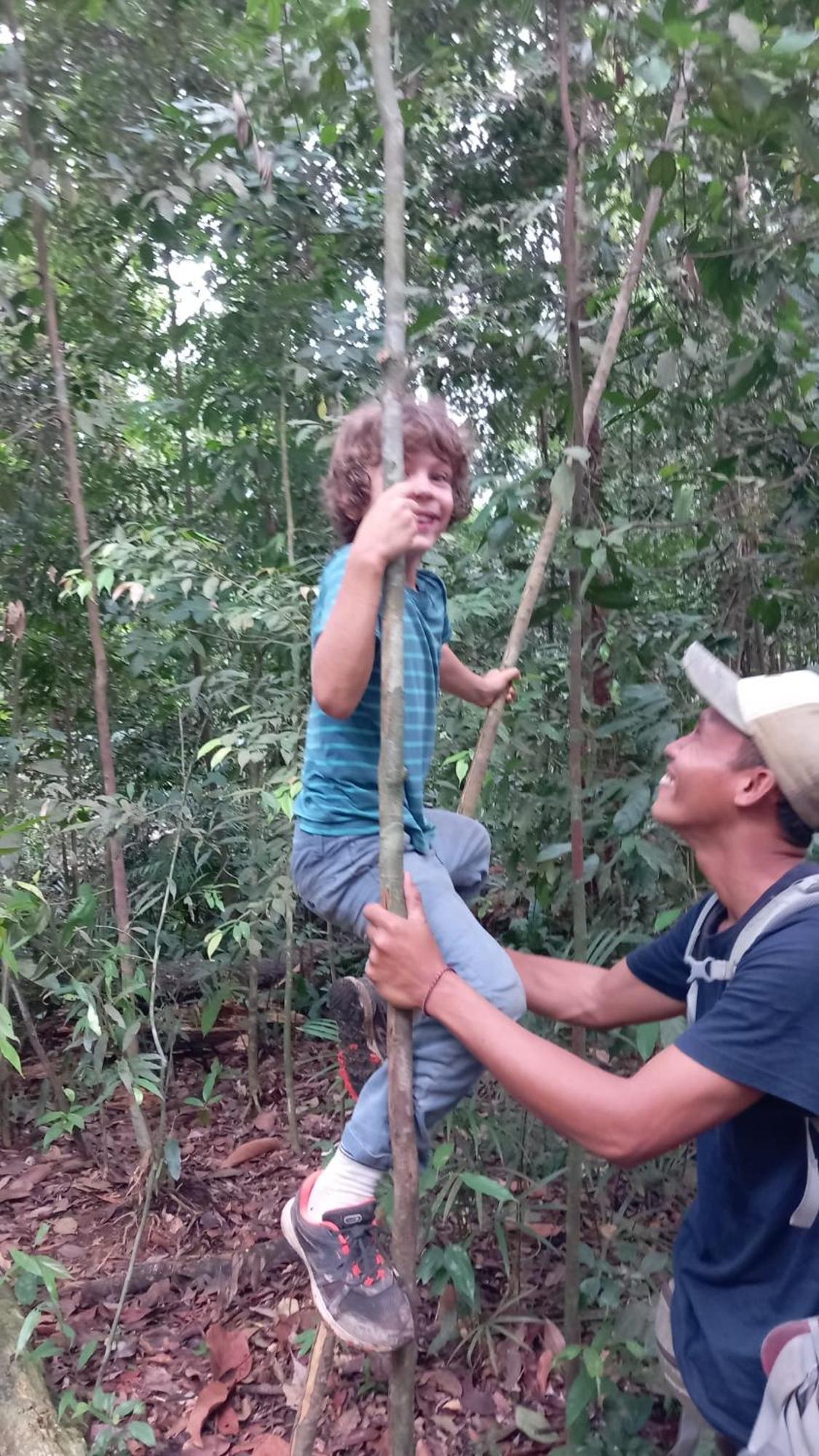 Magpie Homestay & Jungle Trekking Only For Guest Trekking With Us Bukit Lawang Zewnętrze zdjęcie