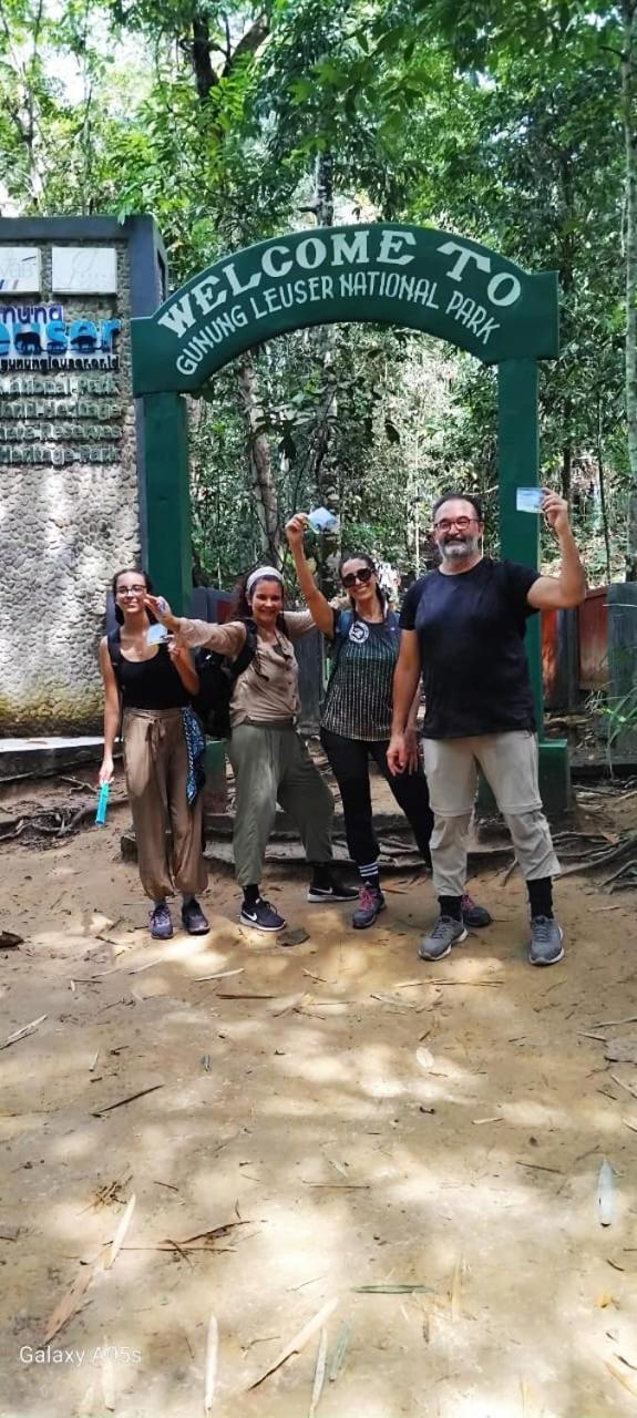 Magpie Homestay & Jungle Trekking Only For Guest Trekking With Us Bukit Lawang Zewnętrze zdjęcie